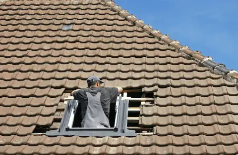 Pose de velux - Villeneuve-sur-Allier